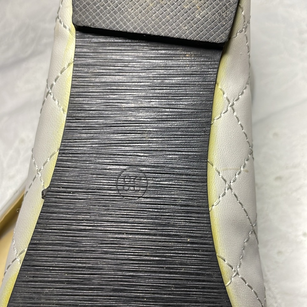 HP!! Tory Burch Gray & Gold Ballet Flats with Logo Medallion - Picture 10 of 12